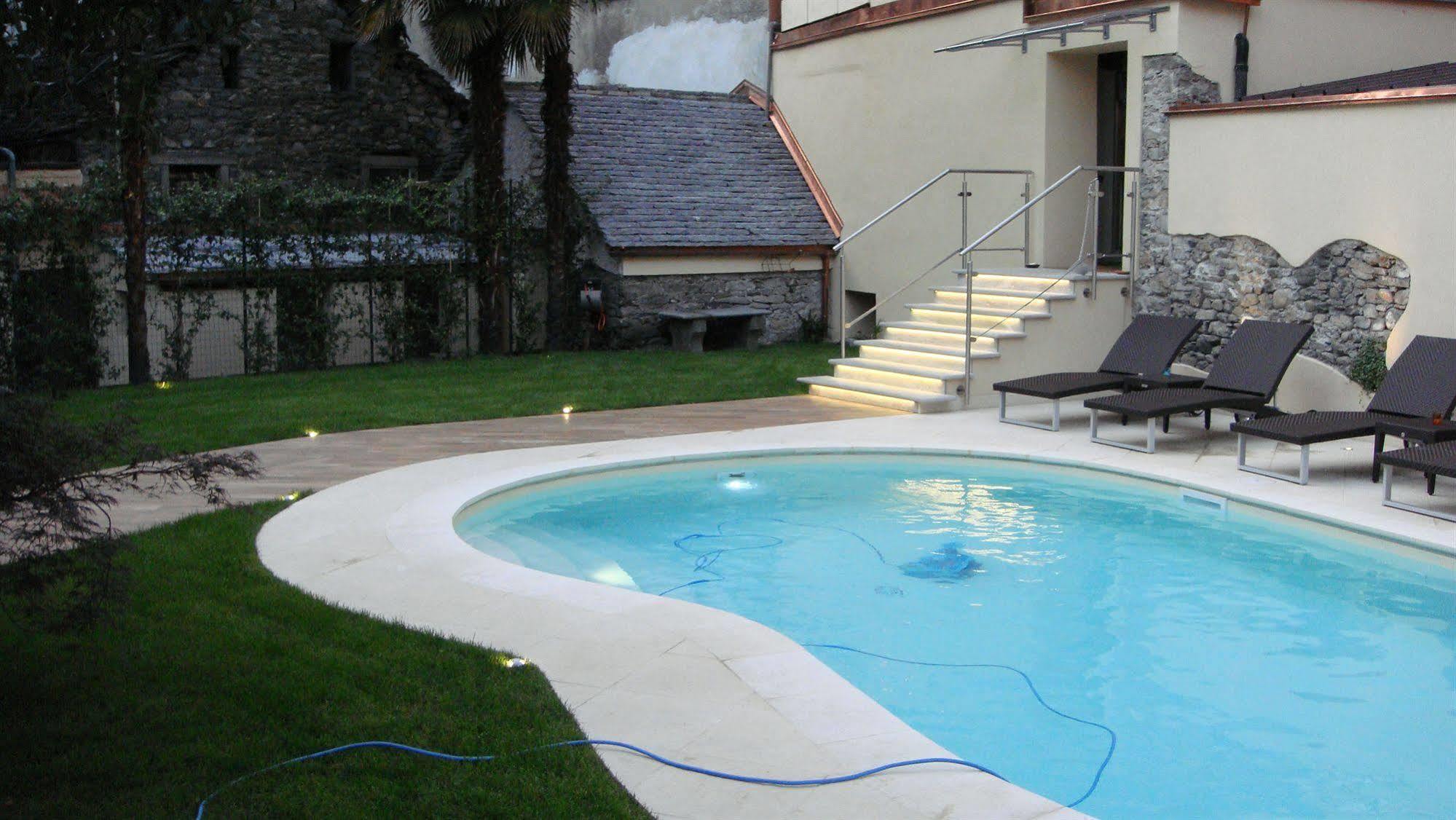 Albergo Corona Domodossola Bagian luar foto